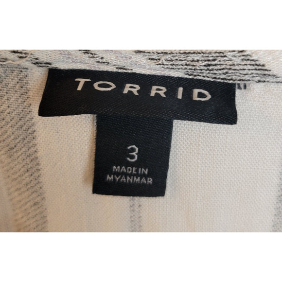 Torrid Top Peplum Women's Size 3X Gray White Striped Tie Neck Tassel Sleeveless - Picture 2 of 10